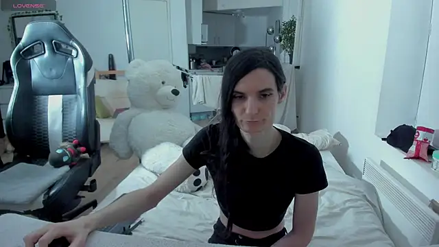 Snapshot of CeriseLapine chatting on March 2025 08:00:01 PM CeriseLapine online show from March 2025 08:00:01 PM