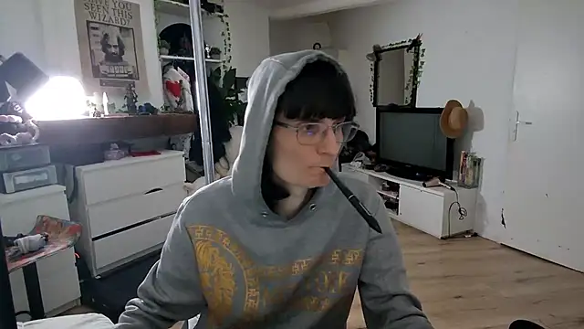 Snapshot of CeriseLapine chatting on December 2025 07:20:02 PM CeriseLapine online show from December 2025 07:20:02 PM