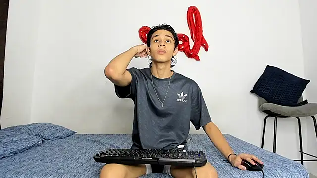 evanscollins online show from November 2025 01:40:01 AM