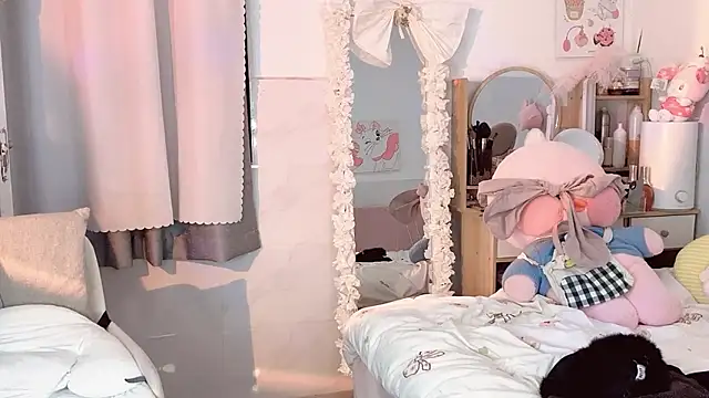 Carly 1 online show from December 2024 04:22:01 PM