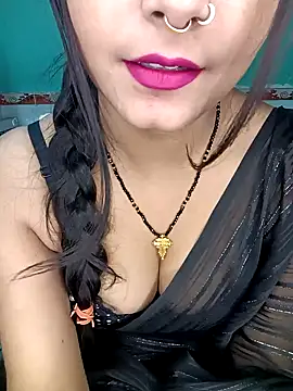 Diamond queeen online show from January 2025 07:54:01 PM