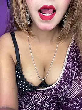 Diamond queeen online show from March 2026 02:54:01 PM