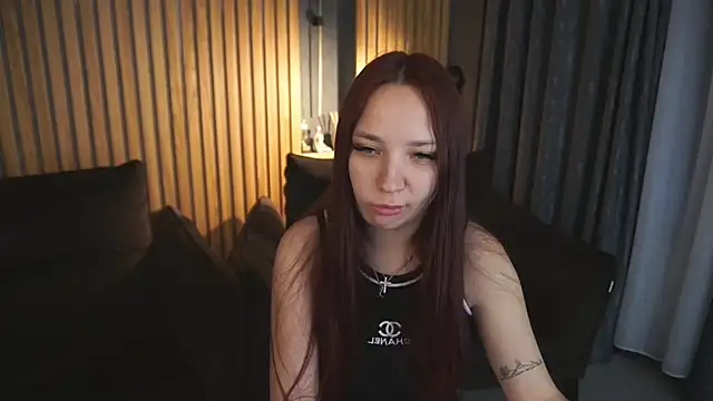 ElysLunar online show from November 2025 06:48:01 AM