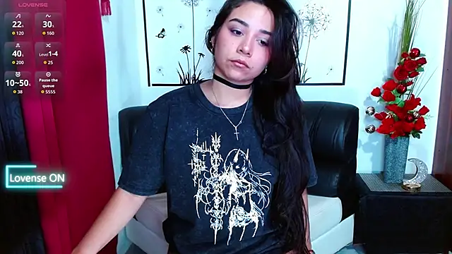 Lune Claire online show from January 2026 12:02:01 AM