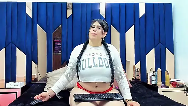 Snapshot of Criistaal_ chatting on January 2025 04:36:01 AM Criistaal  online show from January 2025 04:36:01 AM