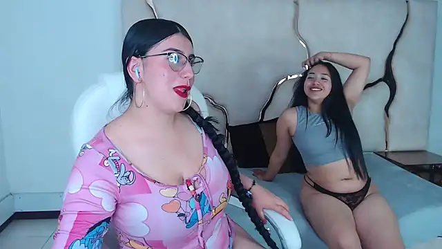 Snapshot of Criistaal_ chatting on February 2025 03:59:01 AM Criistaal  online show from February 2025 03:59:01 AM