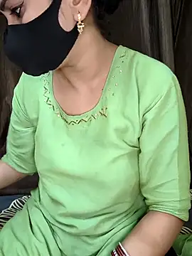 Snapshot of kaveerpooja947 chatting on September 2025 04:21:02 PM kaveerpooja947 online show from September 2025 04:21:02 PM