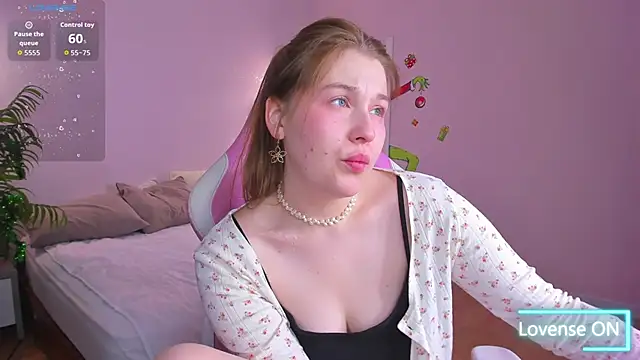 Snapshot of Colleen_Blake chatting on December 2025 04:45:02 PM Colleen Blake online show from December 2025 04:45:02 PM