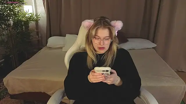 Colleen Blake online show from April 2026 05:10:02 PM