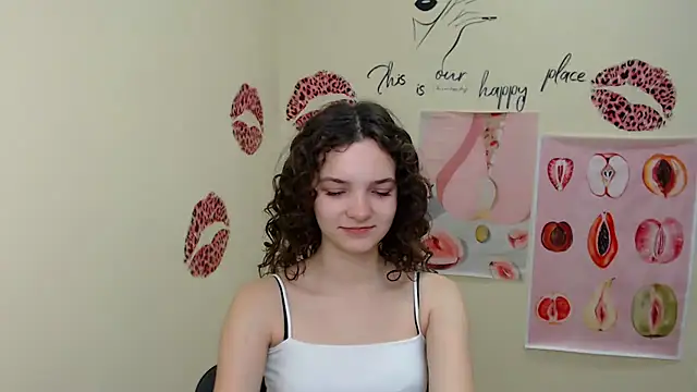 Snapshot of _SusieSu_ chatting on January 2025 07:28:01 AM SusieSu online show from January 2025 07:28:01 AM