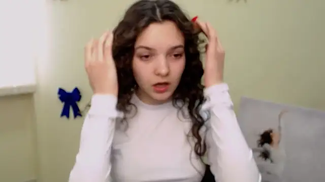 Snapshot of _SusieSu_ chatting on February 2025 09:44:02 AM SusieSu online show from February 2025 09:44:02 AM