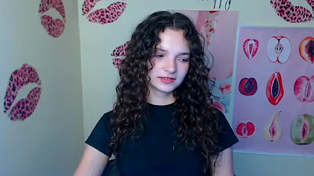 Snapshot of _SusieSu_ chatting on September 2025 06:27:02 AM SusieSu online show from September 2025 06:27:02 AM