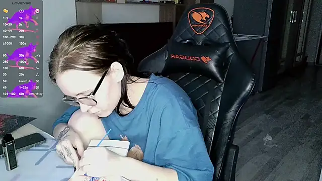 Snapshot of crashtest_13 chatting on December 2024 10:02:02 PM crashtest 13 online show from December 2024 10:02:02 PM