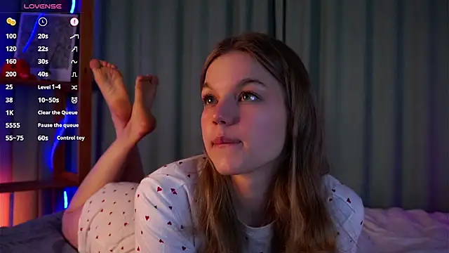 Snapshot of EdlinAlliston chatting on February 2025 01:51:02 PM EdlinAlliston online show from February 2025 01:51:02 PM