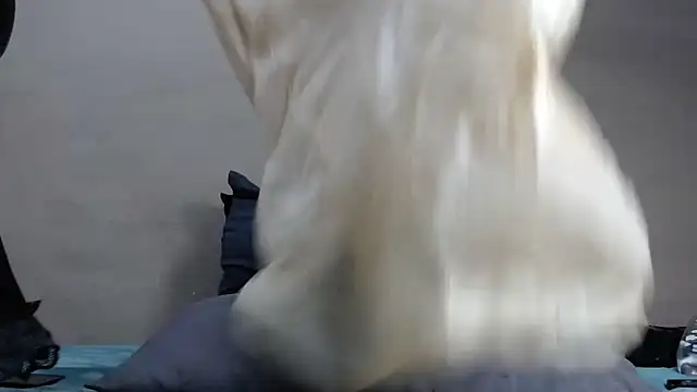 BustyMelonssXXXX online show from April 2026 07:47:01 PM