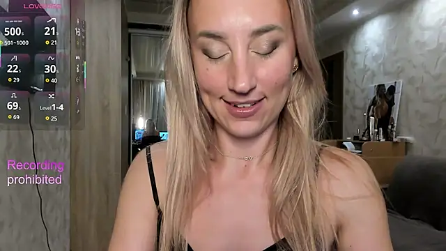 lady Nati online show from December 2025 02:33:02 PM