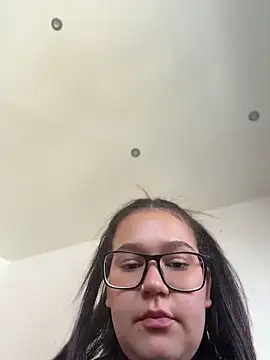 ValenG023 online show from April 2026 12:07:01 PM