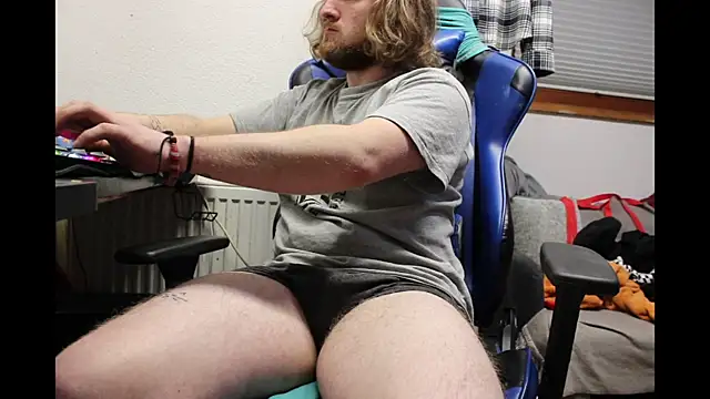 Snapshot of DrownMentallyyy chatting on January 2025 12:27:02 AM DrownMentallyyy online show from January 2025 12:27:02 AM