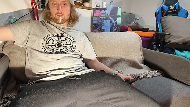 Snapshot of DrownMentallyyy chatting on March 2025 10:09:02 PM DrownMentallyyy online show from March 2025 10:09:02 PM