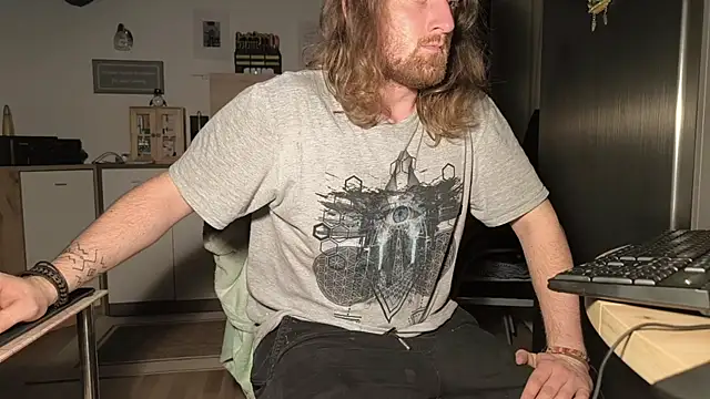 Snapshot of DrownMentallyyy chatting on October 2025 11:36:02 PM DrownMentallyyy online show from October 2025 11:36:02 PM