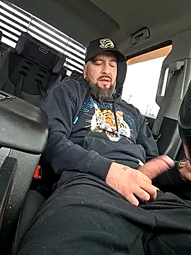 Beardedtattood online show from April 2026 05:43:02 PM