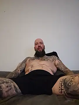 Snapshot of Beardedtattood chatting on June 2026 12:19:02 AM Beardedtattood online show from June 2026 12:19:02 AM
