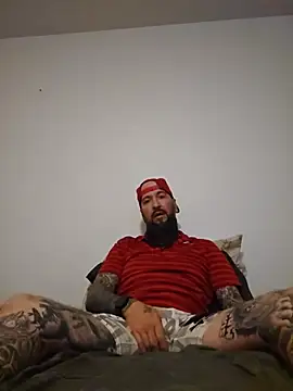 Snapshot of Beardedtattood chatting on June 2026 02:12:02 AM Beardedtattood online show from June 2026 02:12:02 AM