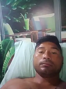 Snapshot of Diogo100 chatting on October 2025 12:37:01 PM Diogo100 online show from October 2025 12:37:01 PM