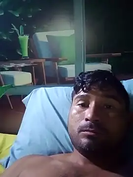 Snapshot of Diogo100 chatting on November 2025 04:33:02 AM Diogo100 online show from November 2025 04:33:02 AM