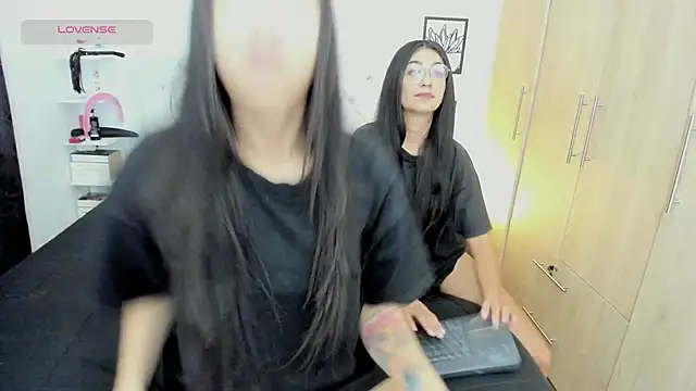 Annie-Hank online show from December 2024 01:47:02 AM