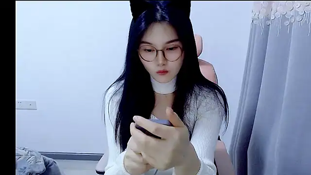 Snapshot of Little-sweet chatting on October 2025 12:28:02 PM Little-sweet online show from October 2025 12:28:02 PM