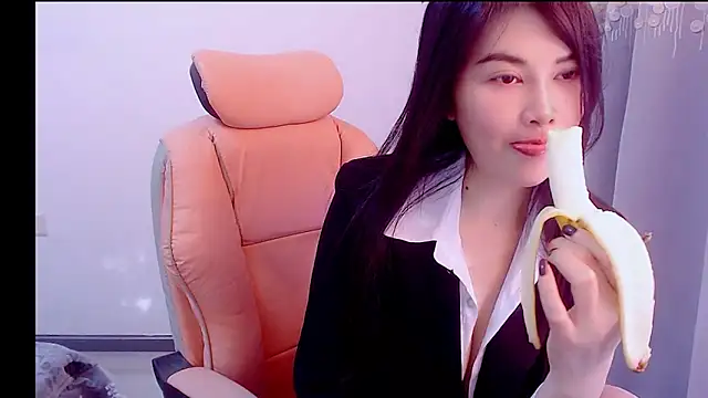 Snapshot of Little-sweet chatting on November 2025 01:38:01 AM Little-sweet online show from November 2025 01:38:01 AM