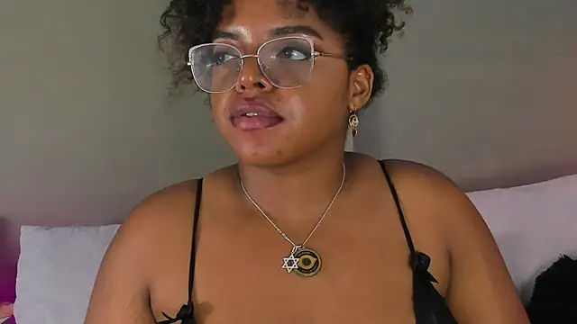 Snapshot of conielaurenth chatting on December 2024 12:19:01 AM conielaurenth online show from December 2024 12:19:01 AM