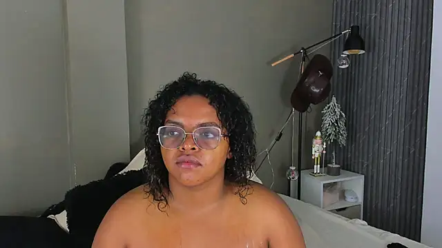 Snapshot of conielaurenth chatting on December 2024 08:53:02 PM conielaurenth online show from December 2024 08:53:02 PM