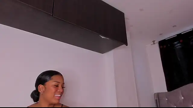 Snapshot of game_with_lesbians_ chatting on September 2025 11:11:01 AM game with lesbians online show from September 2025 11:11:01 AM