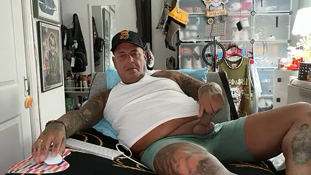 joeytatts66 online show from October 2025 01:28:01 AM