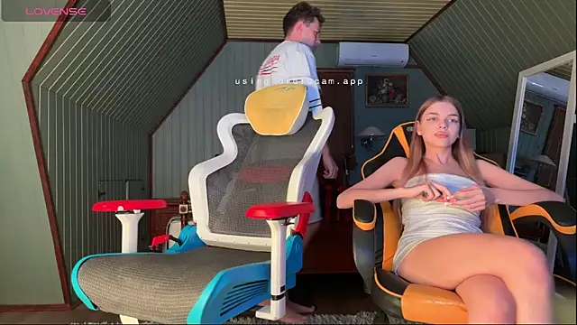 Snapshot of Alice1_secret chatting on October 2025 03:19:02 PM Alice1 secret online show from October 2025 03:19:02 PM