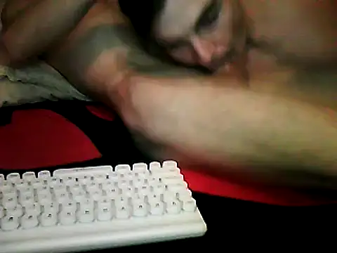 Snapshot of ZuzuGay chatting on December 2024 06:26:02 PM ZuzuGay online show from December 2024 06:26:02 PM