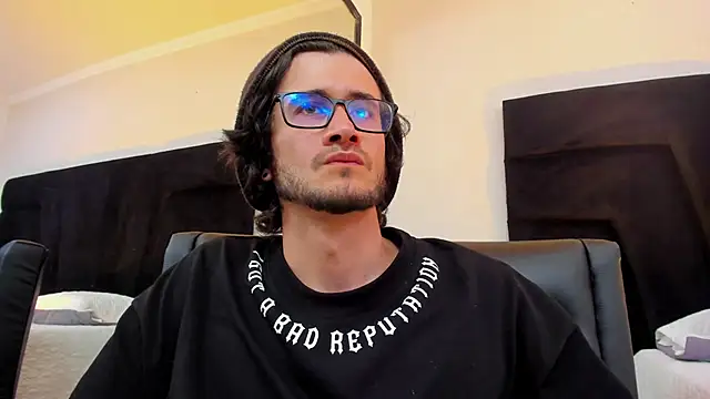 Loggan donnelly online show from January 2025 11:11:01 PM