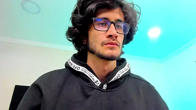 Loggan donnelly online show from February 2025 12:49:01 AM