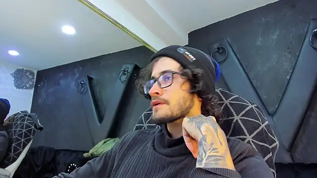 Loggan donnelly online show from March 2025 09:05:02 PM