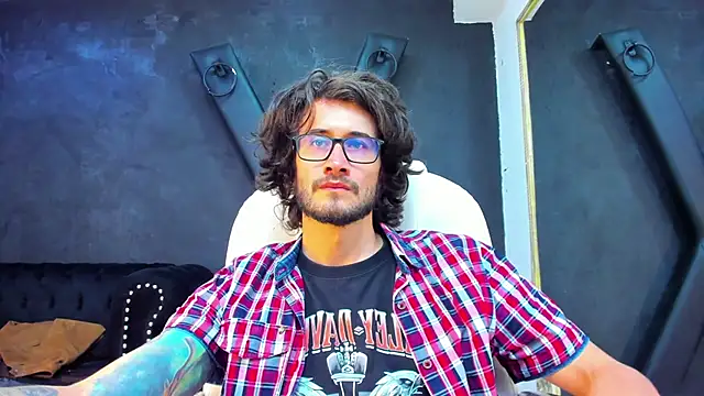 Loggan donnelly online show from March 2025 08:26:02 PM