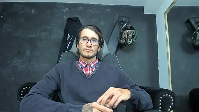 Loggan donnelly online show from September 2025 08:36:01 PM