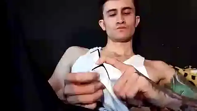 Loggan donnelly online show from November 2025 09:06:01 PM