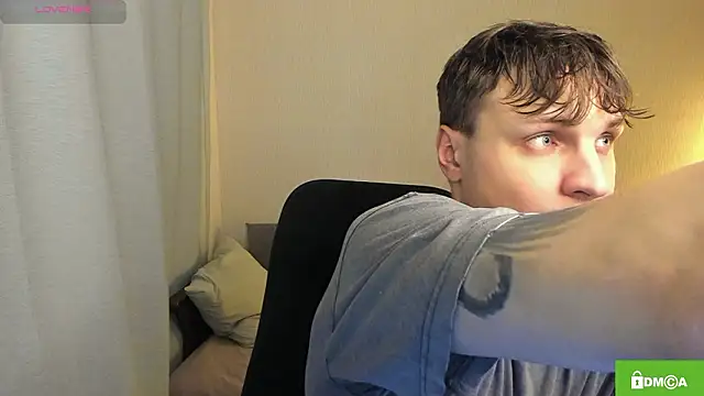 handsome guy01 online show from February 2026 03:43:01 PM