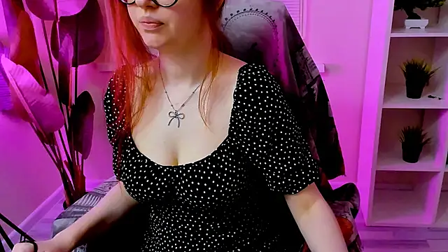 CarolGiggly online show from July 2026 12:02:02 AM