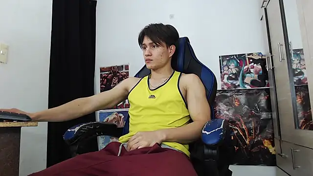 Snapshot of sr_jaeger chatting on November 2025 01:44:02 PM sr jaeger online show from November 2025 01:44:02 PM