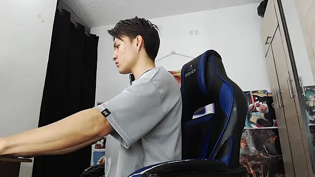 Snapshot of sr_jaeger chatting on November 2025 01:26:02 PM sr jaeger online show from November 2025 01:26:02 PM