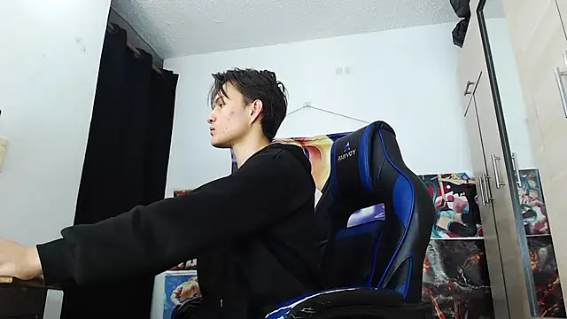 Snapshot of sr_jaeger chatting on November 2025 01:43:01 PM sr jaeger online show from November 2025 01:43:01 PM