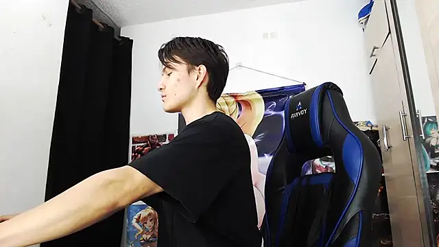 Snapshot of sr_jaeger chatting on November 2025 01:14:02 PM sr jaeger online show from November 2025 01:14:02 PM